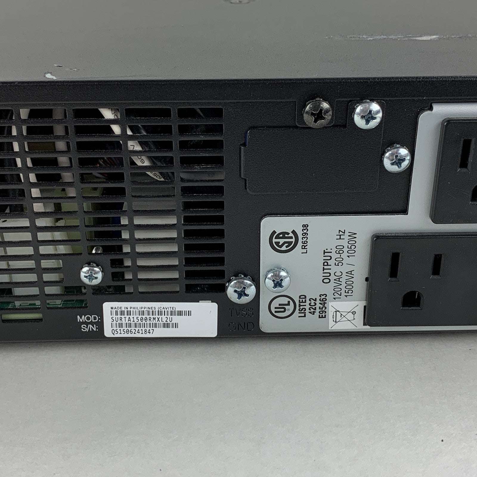 APC SURTA1500RMXL2U Smart-UPS RT 120V Uninterruptable Power Supply No Batt Tray