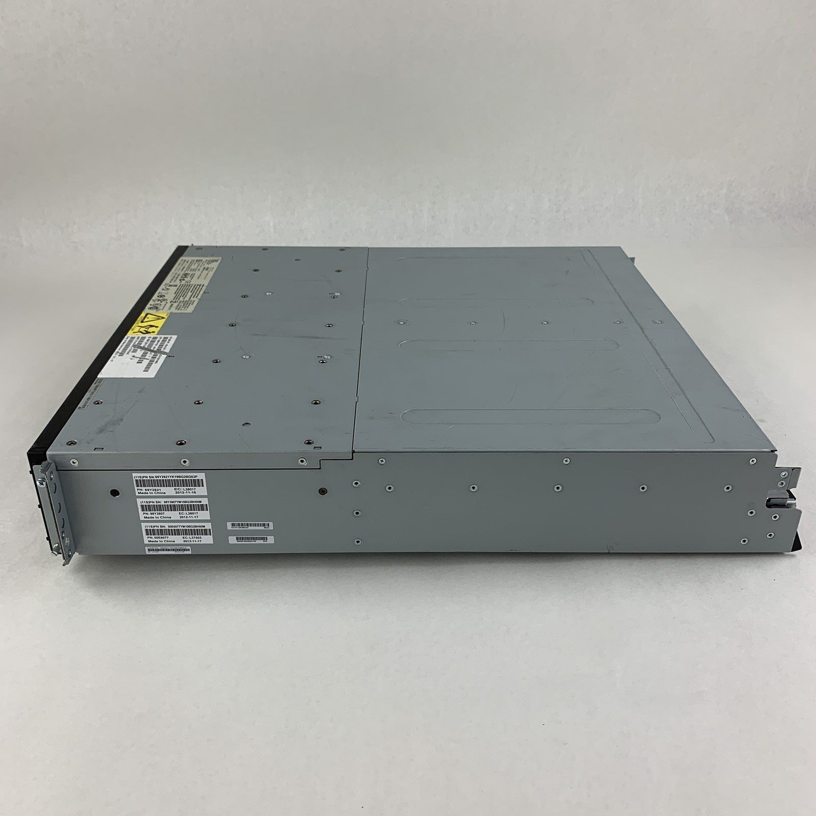 IBM 1747-HC2 69Y2921 170-6070-01 System Storage Enclosure Chassis 2x Power Supp