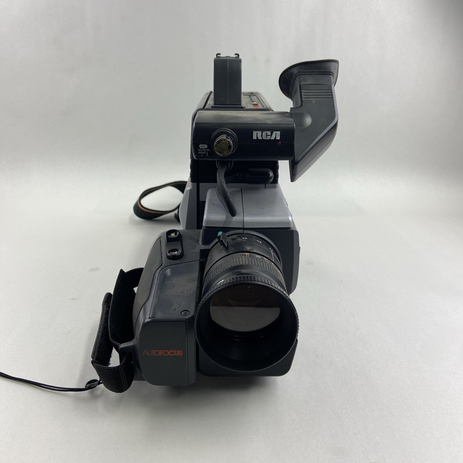RCA CC320 - Pro Edit VHS HQ Camcorder w/Battery, Adapter, & Case2