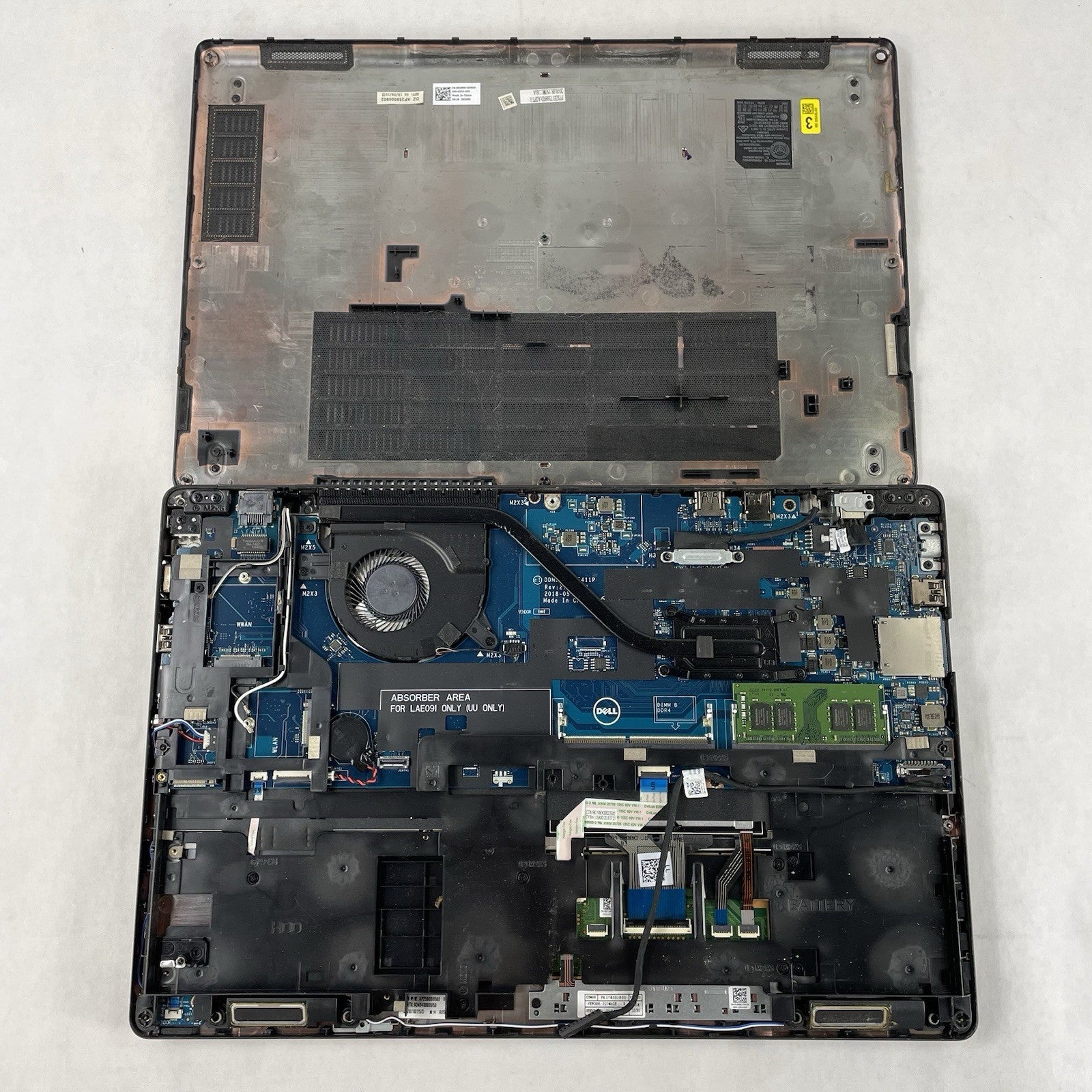 Dell Latitude 5590 15.6" i5-8250U 1.6 GHz 8GB RAM No SSD No OS - Bad Corner READ21