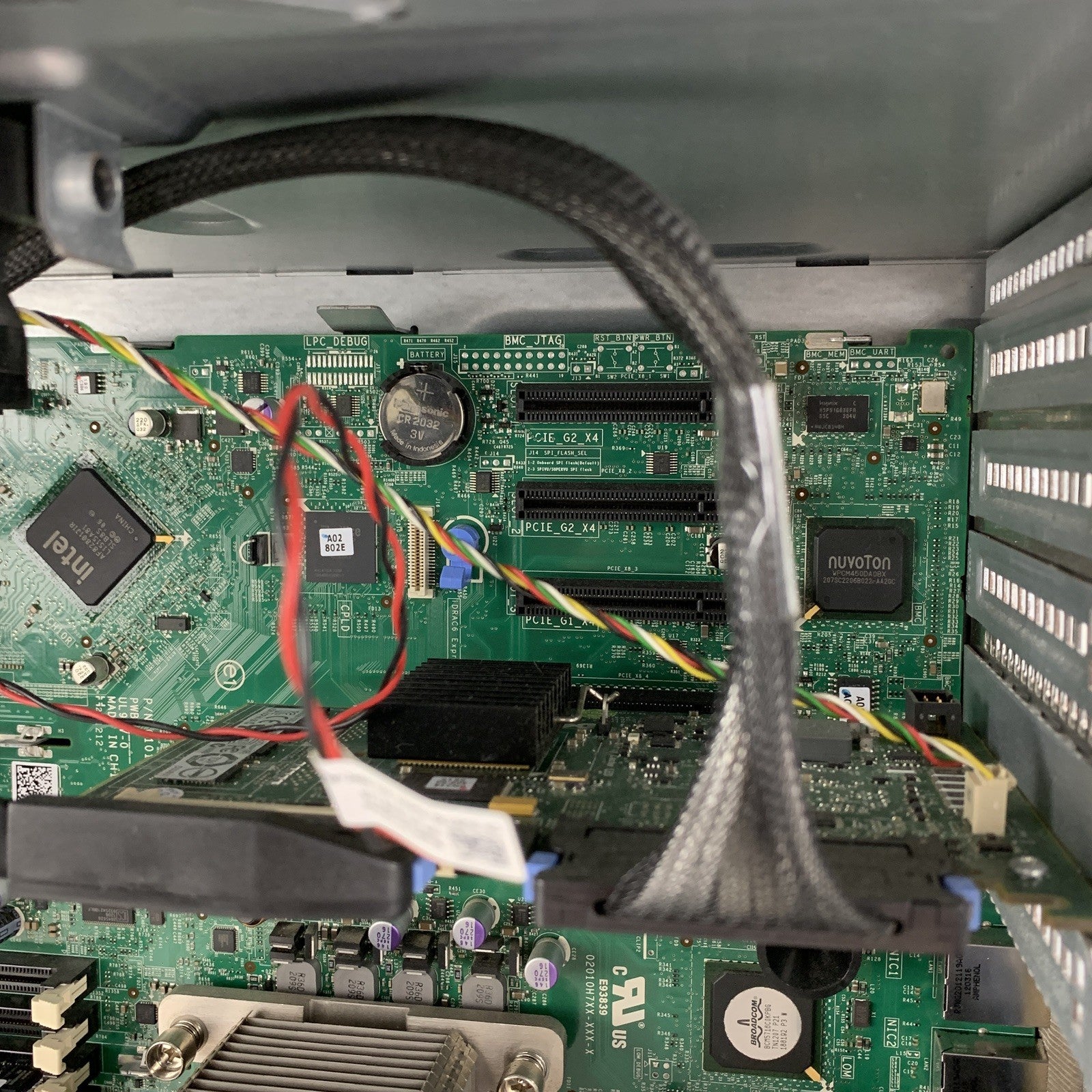 Dell PowerEdge T410 Server  2x Xeon E5503 2 GHz 16 GB Ram No OS No HDD