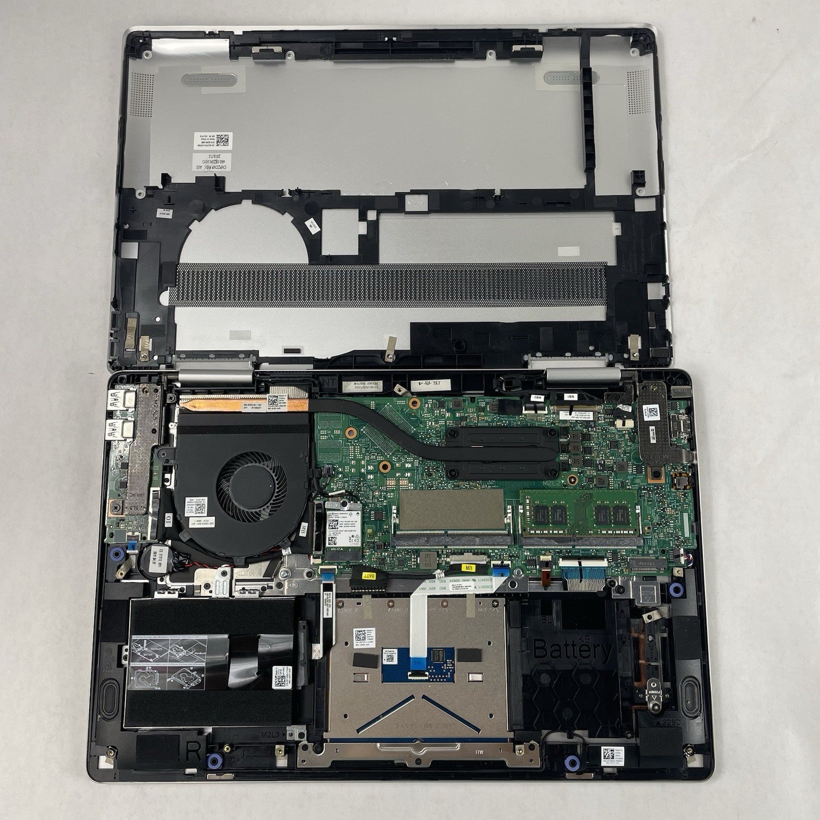Dell Inspiron 7586 15.6" i5-8265U 1.60 GHz 8 GB RAM No SSD/OS/AC/Batt16