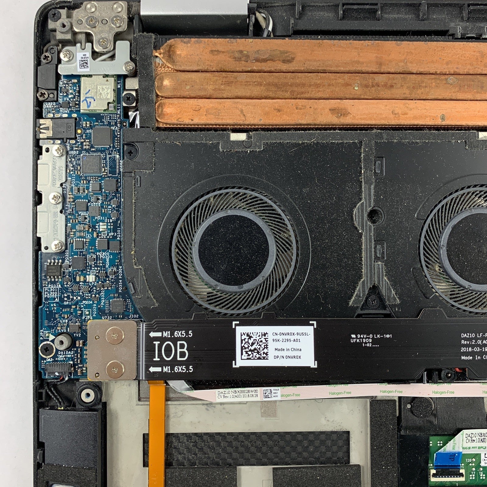 Dell XPS 15 9575 2-in-1 15.6" i5-8305G 2.8 GHz 8 GB Ram No OS No HDD No Batt