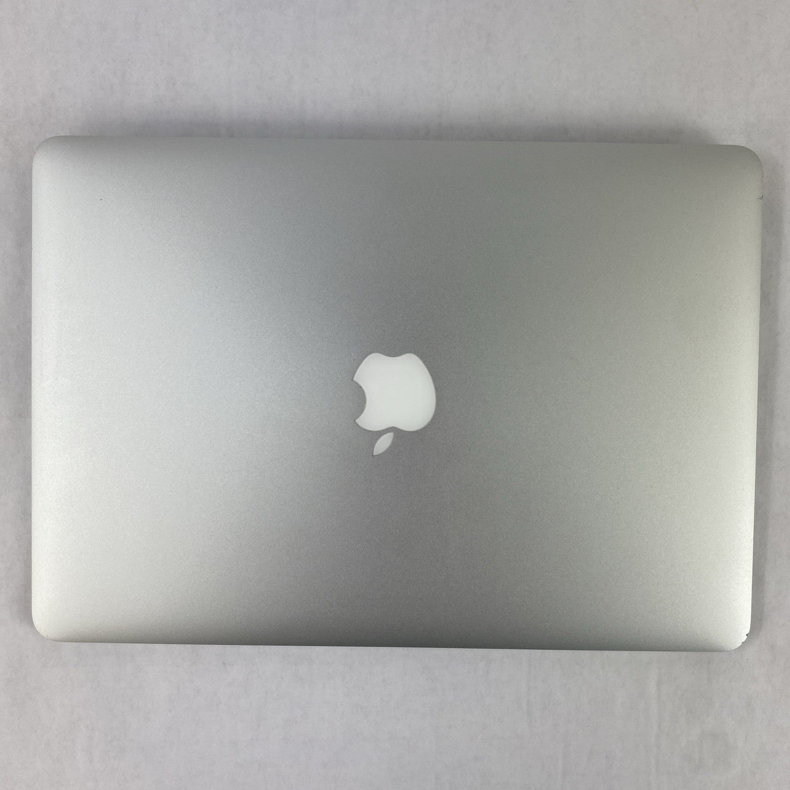 Apple MacBook Air A1466 2017 13" 1.8 GHz i5 8 GB RAM 500GB SSD os12.7.69