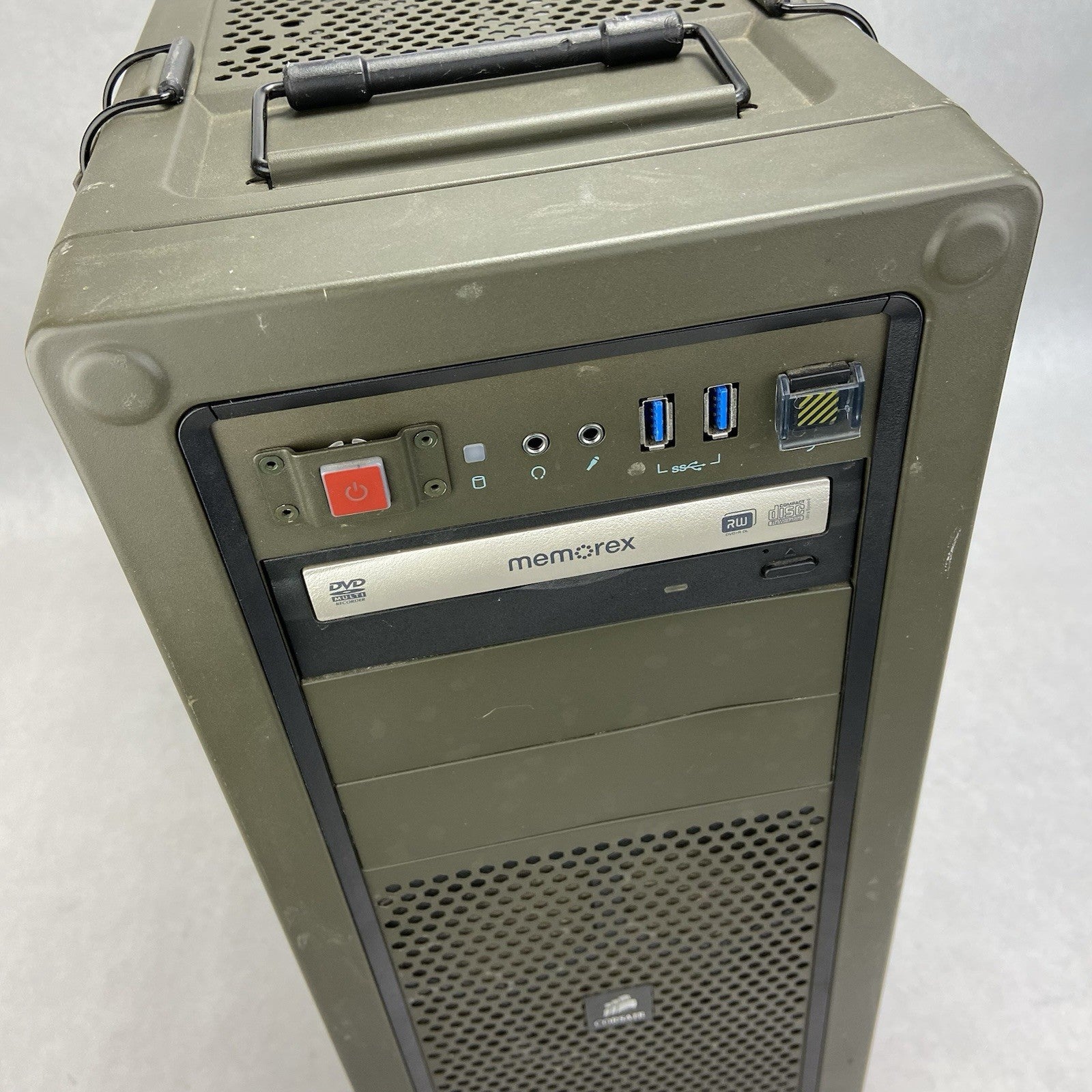 Corsair Vengeance C70 Mid Tower Gaming Case Antec HCG-520M 520W PSU3