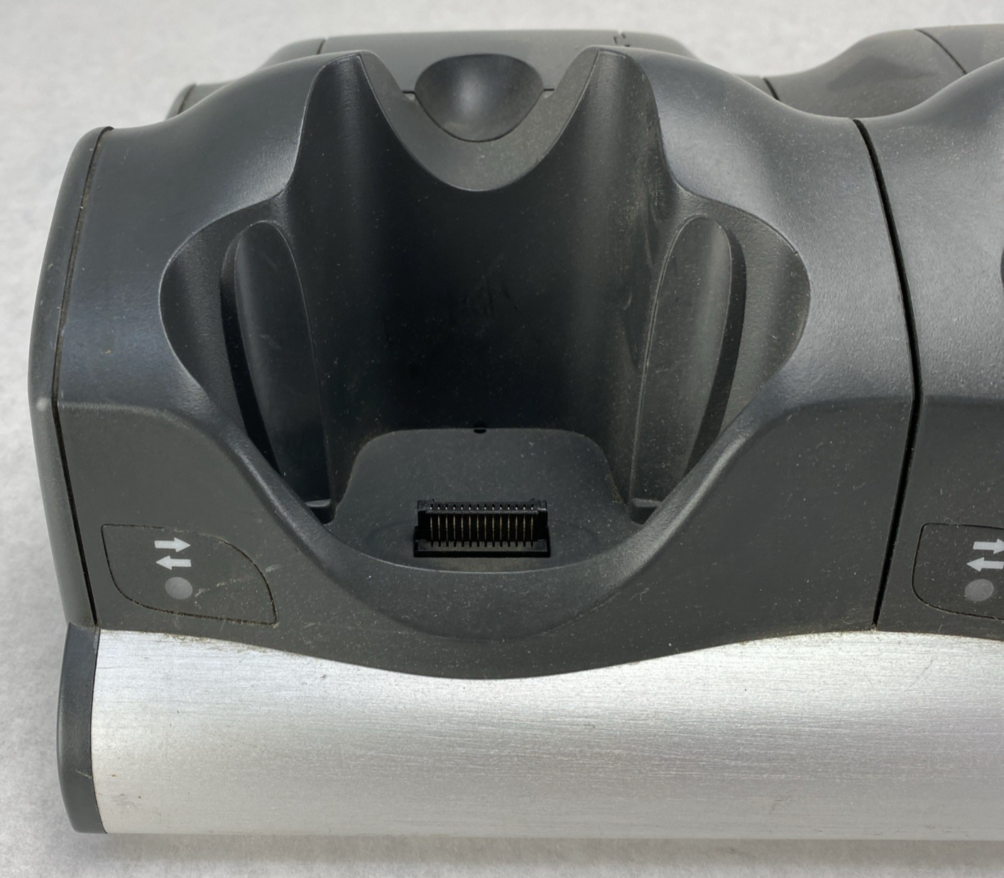 Motorola Symbol CRD8800-4000SR 4-Device Charging Cradle No AC Adapter Untested