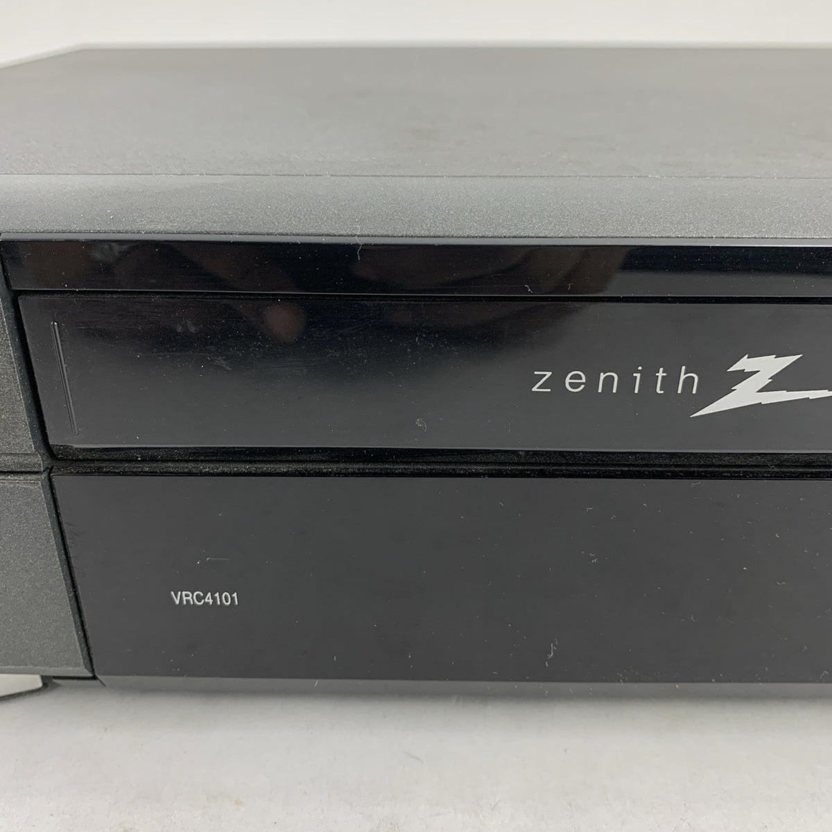 Zenith VRC4101 Mono VHS VCR Video Cassette Recorder - No Remote - Power Tested2