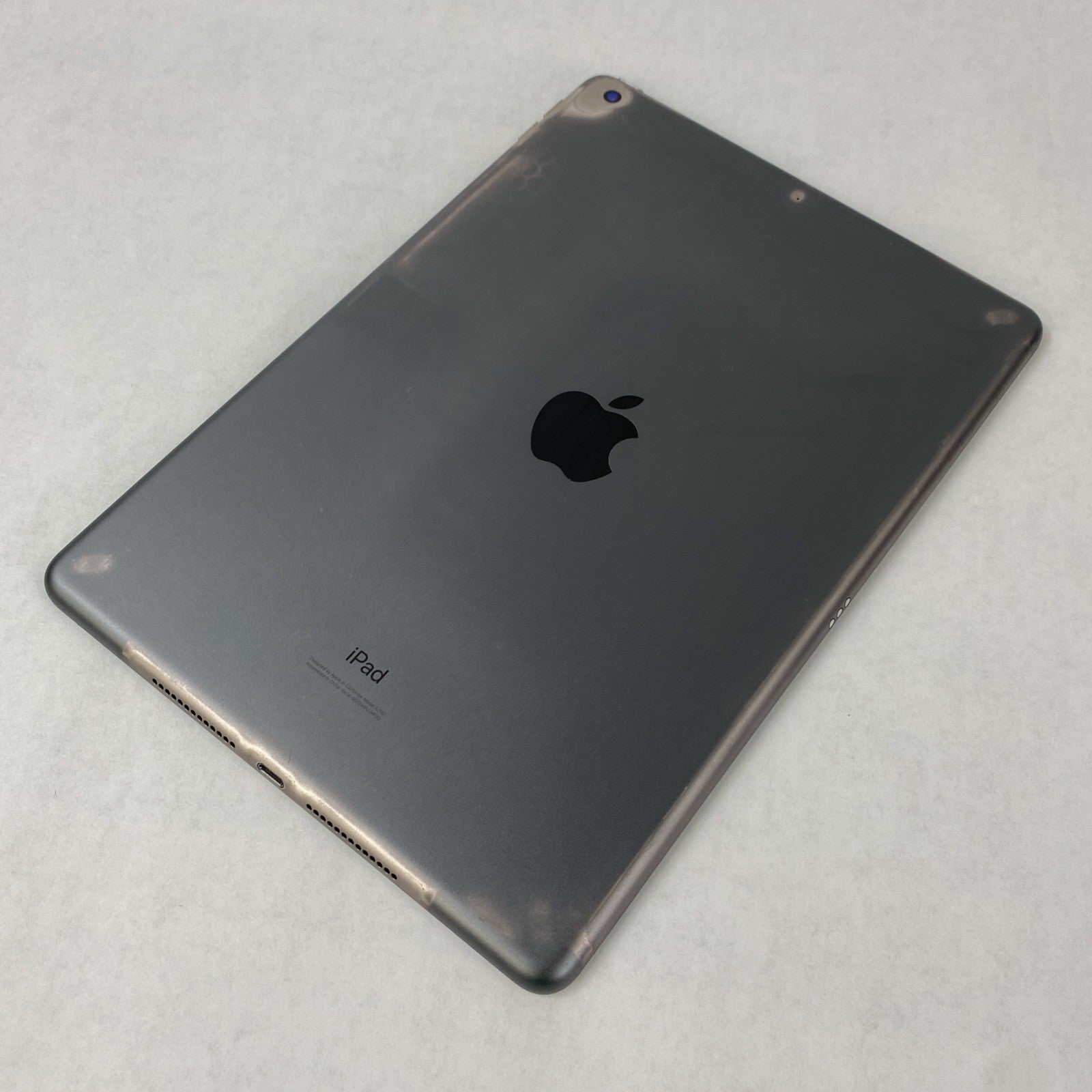 Apple iPad 7th Gen A2197 128GB 10.2" Wi-Fi Space Gray IOS 18.7.816