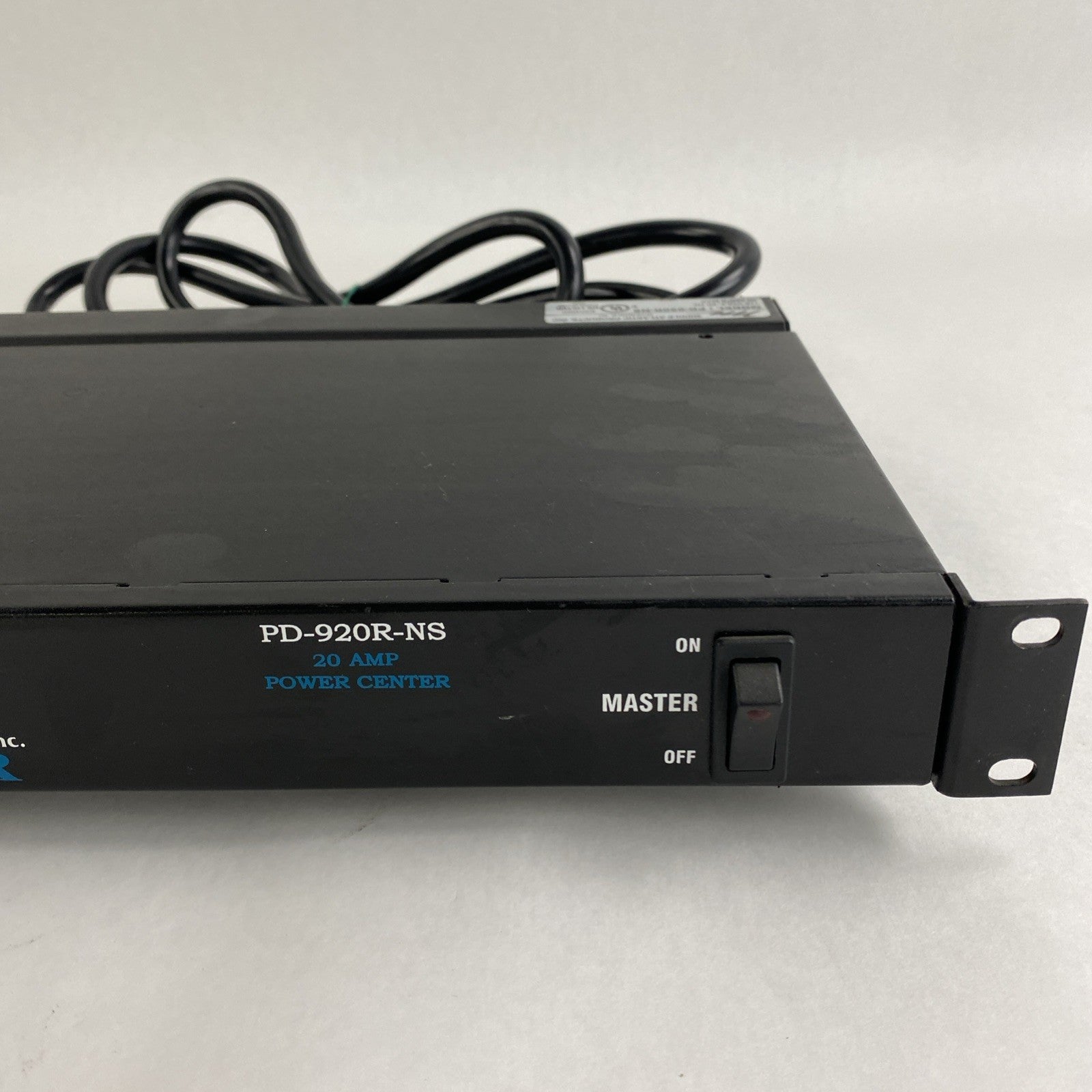 Middle Atlantic PD-920R-NS 20 AMP Power Center 8 Outlet4