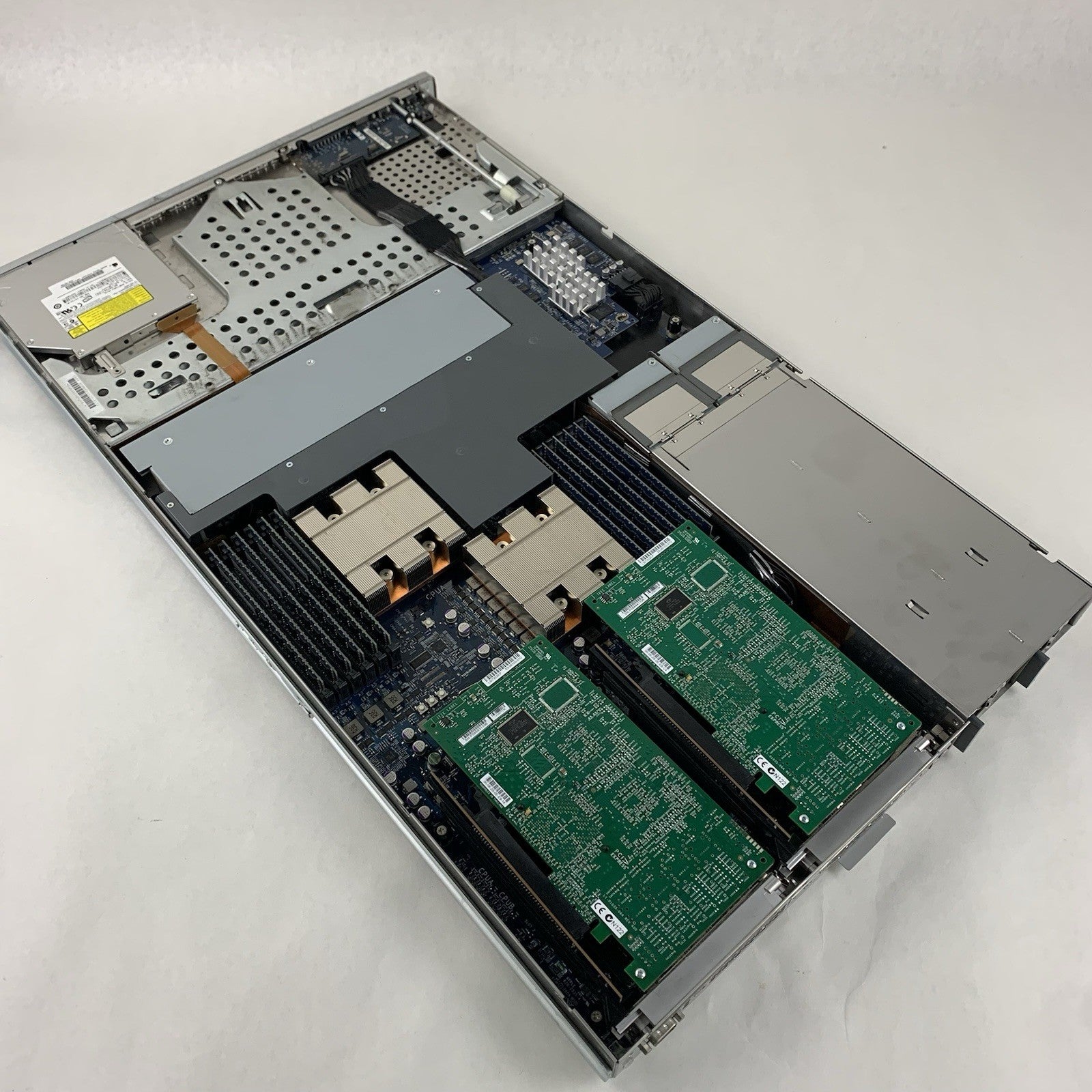 Apple A1279 XServe 2009 2x Xeon E5520 2.26 GHz 24 GB Ram LSI7202EP No OS No HDD12