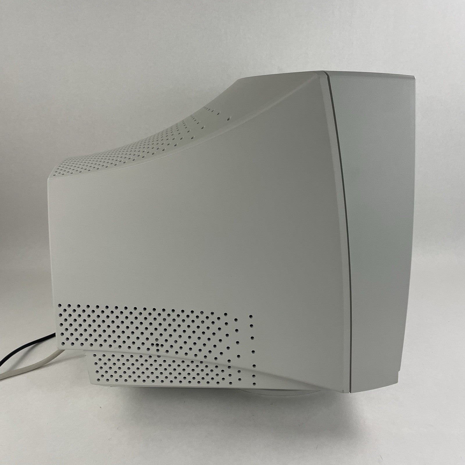 NEC AccuSync 90 17.5" AS90 N903 VGA 85hz CRT Tested6