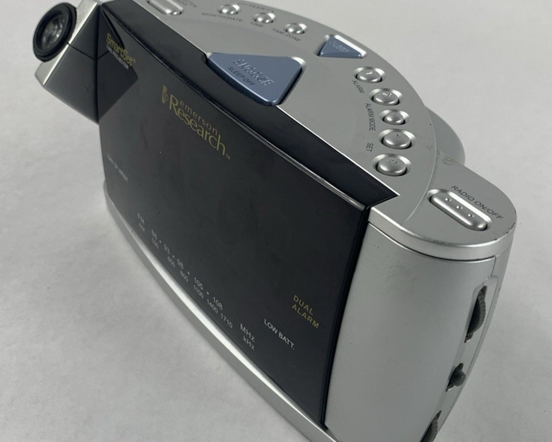 Emerson Research SmartSet CKS3516 Time Projector Alarm Clock Radio