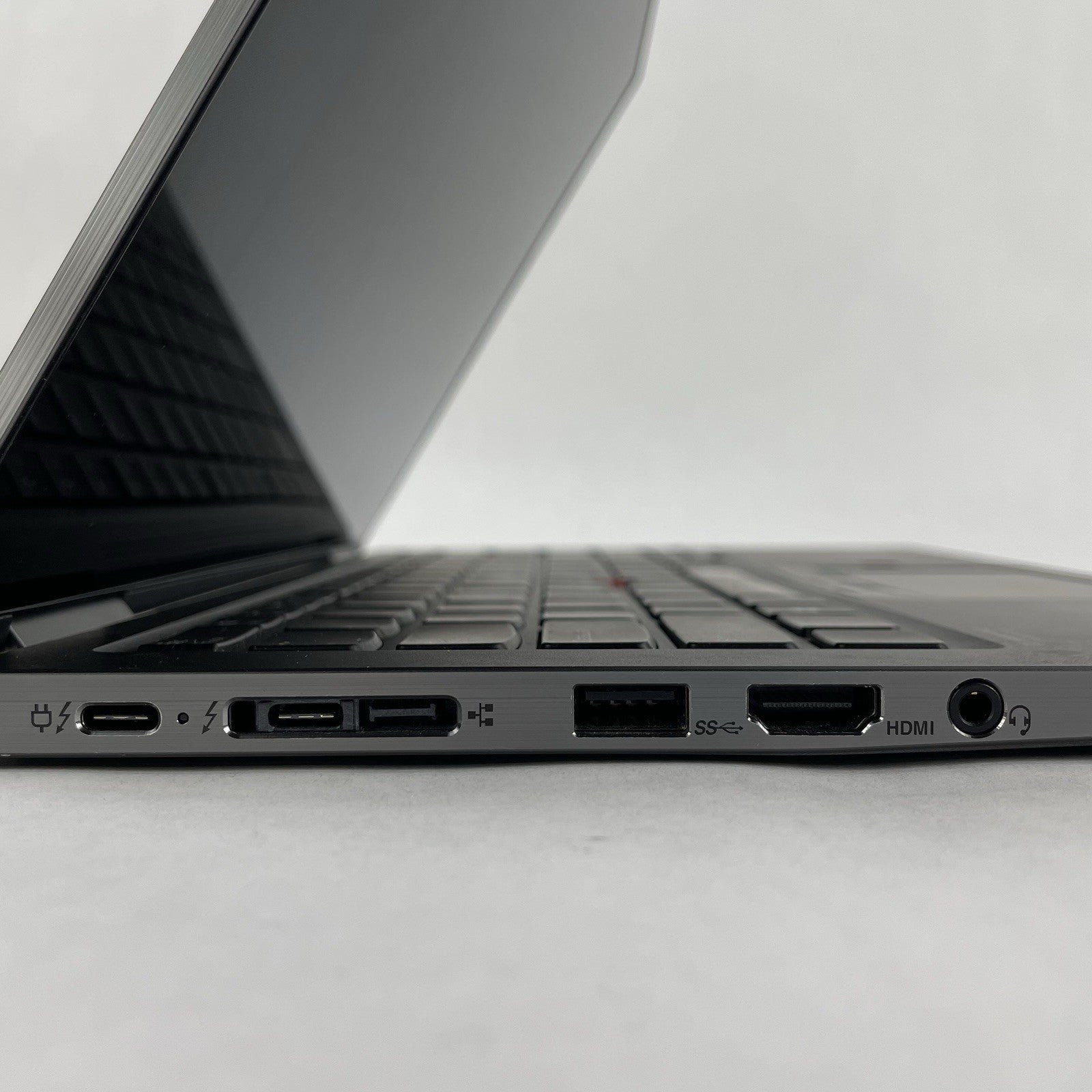 Lenovo ThinkPad X1 Yoga 4Gen 14" i5-8265U 1.60 GHz 16 GB RAM No SSD/OS/AC7