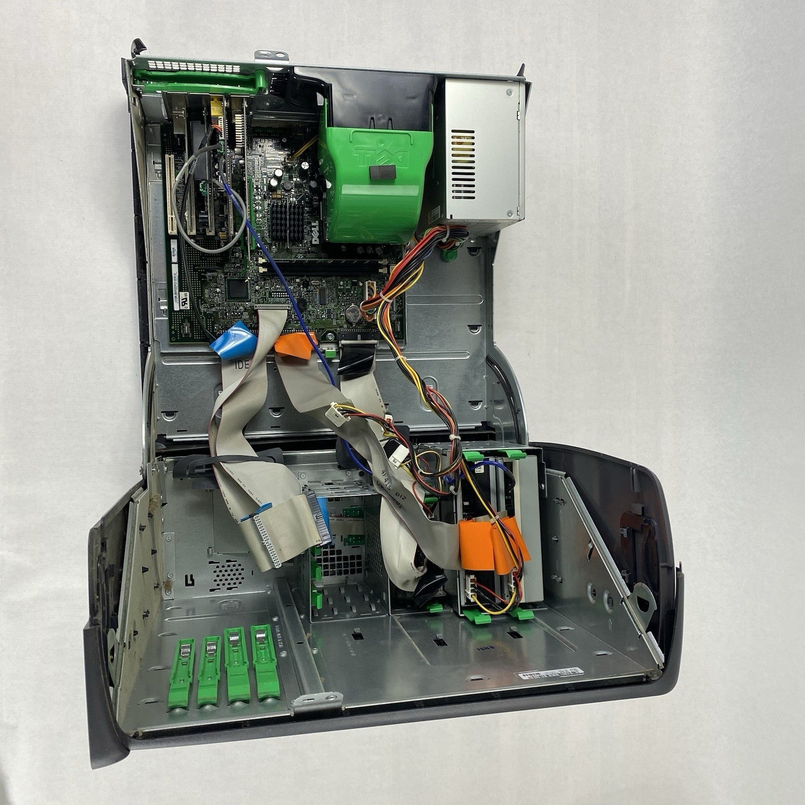 Dell Dimension 4300 MT Pentium 4 1.6GHz 256MB RAM No HDD No OS