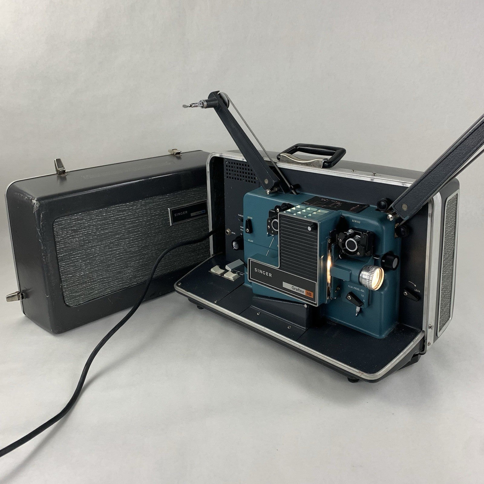 Singer Graflex 16 Sound Projector Power Tested Speaker Hums0