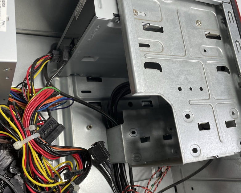 ASUS G11CD Intel i5-6400 2.70 GHz NVIDIA GeForce GTX 950 8 GB RAM No HDD No OS