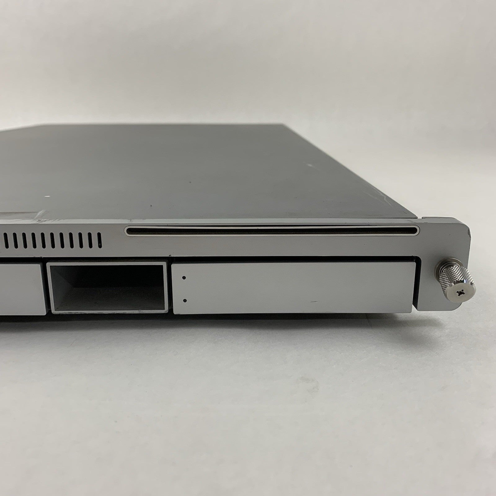 Apple A1279 XServe 2009 2x Xeon E5520 2.26 GHz 24 GB Ram LSI7202EP No OS No HDD4