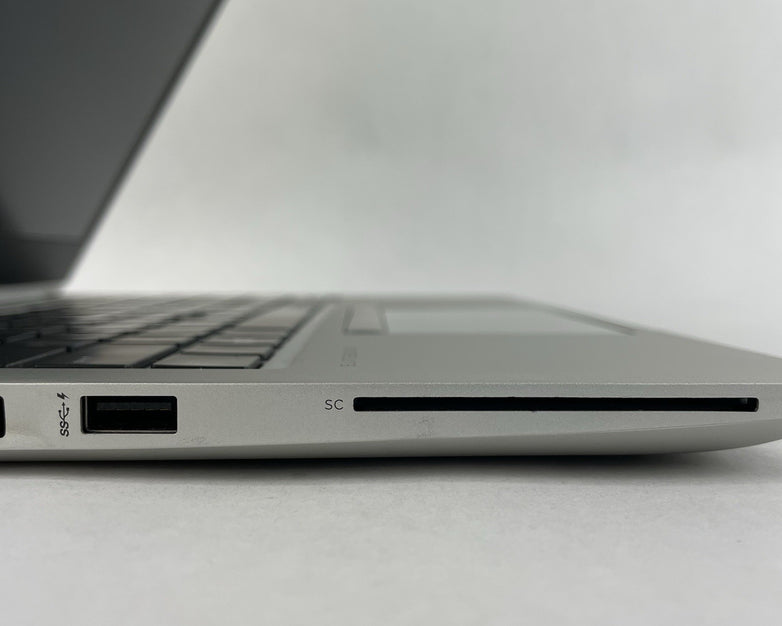 HP mt45 14" Ryzen 3 Pro 3300U 2.10 GHz 8 GB RAM No SSD/OS/AC - Tilted Key