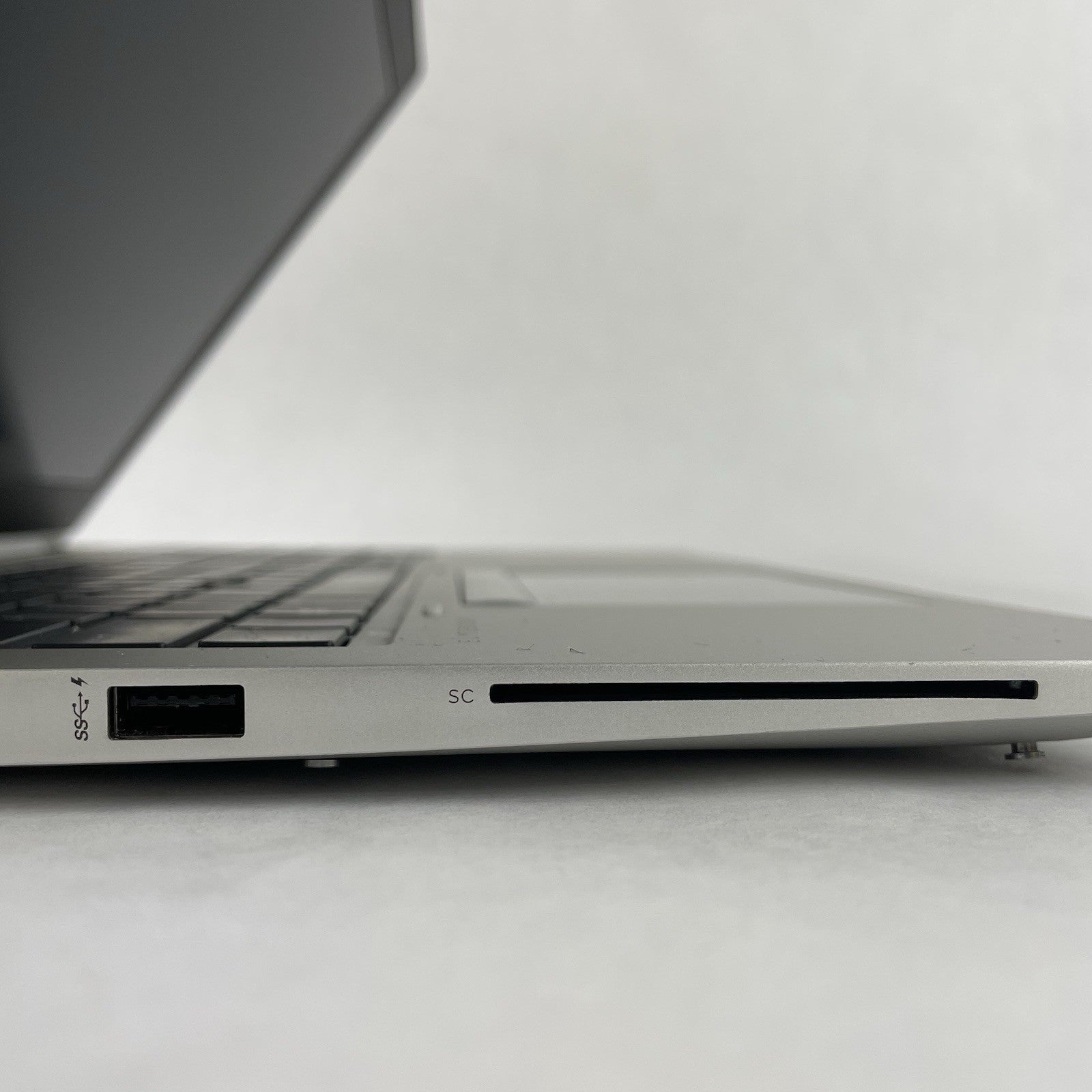 HP EliteBook 850 G6 15.6" i5-8365U 1.60 GHz 8 GB RAM No SSD/OS/AC/Batt - Corner4