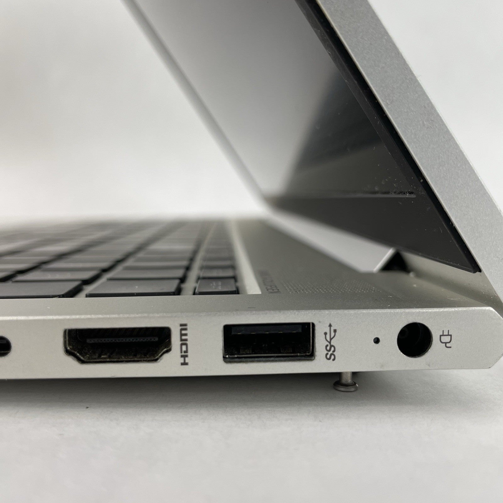 HP EliteBook 850 G8 15.6" i5-1145G7 2.60 GHz 8 GB RAM No SSD/OS/AC - Rubber Feet7