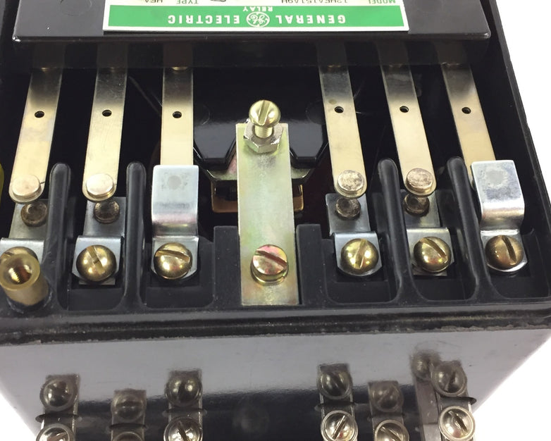 General Electric Relay Model 12HFA151A9H 120 Volt Multicontact CRACKED COVER