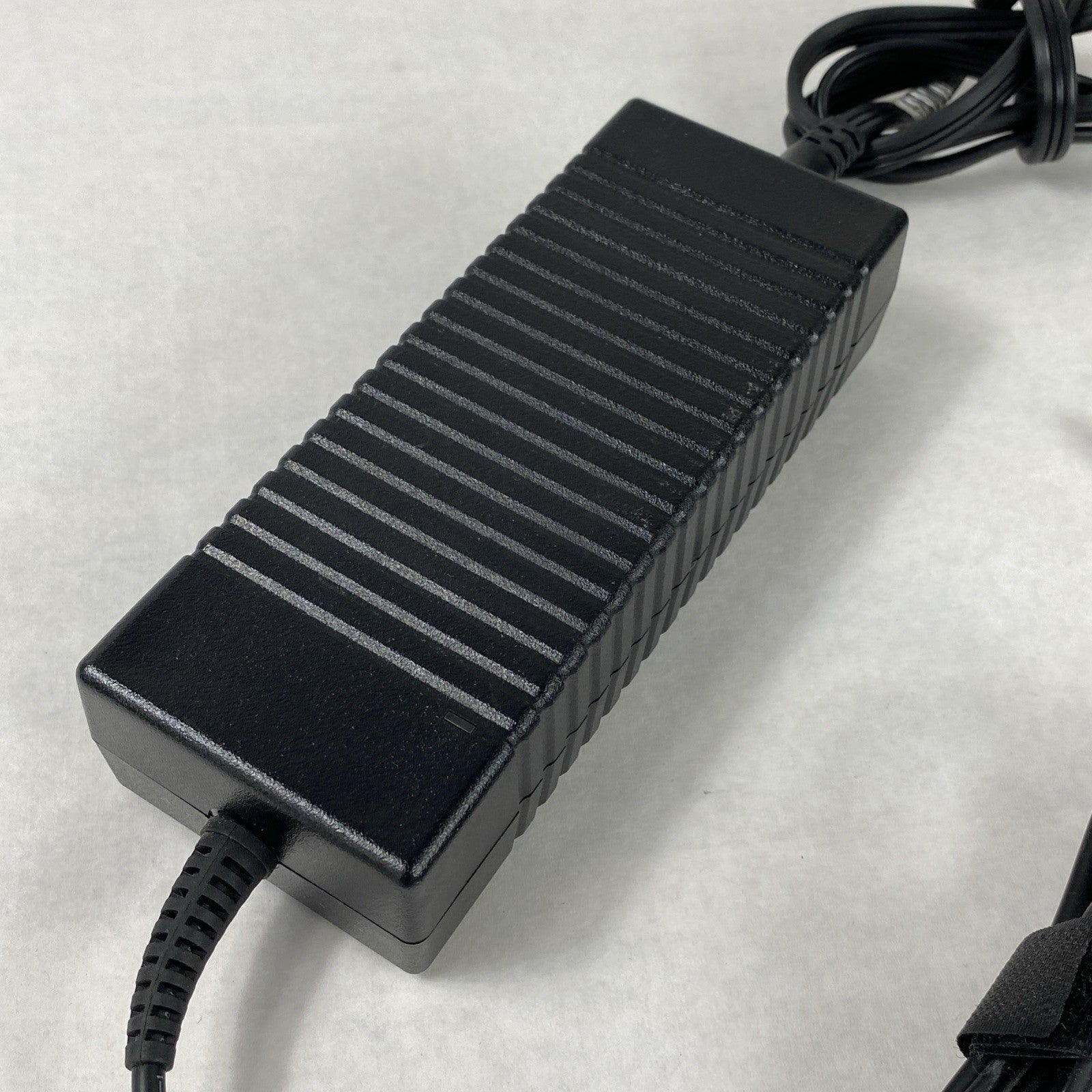 HP HSTNN-LA01-E 135W 19.5V 6.9A 7.4mm Barrel AC Power Adapter (Lot of 10)