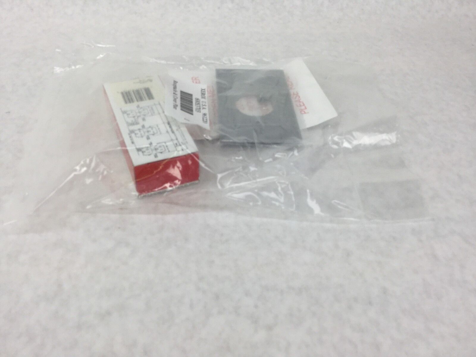 XEROX 600S3703 Receptacle & Cover Plate New