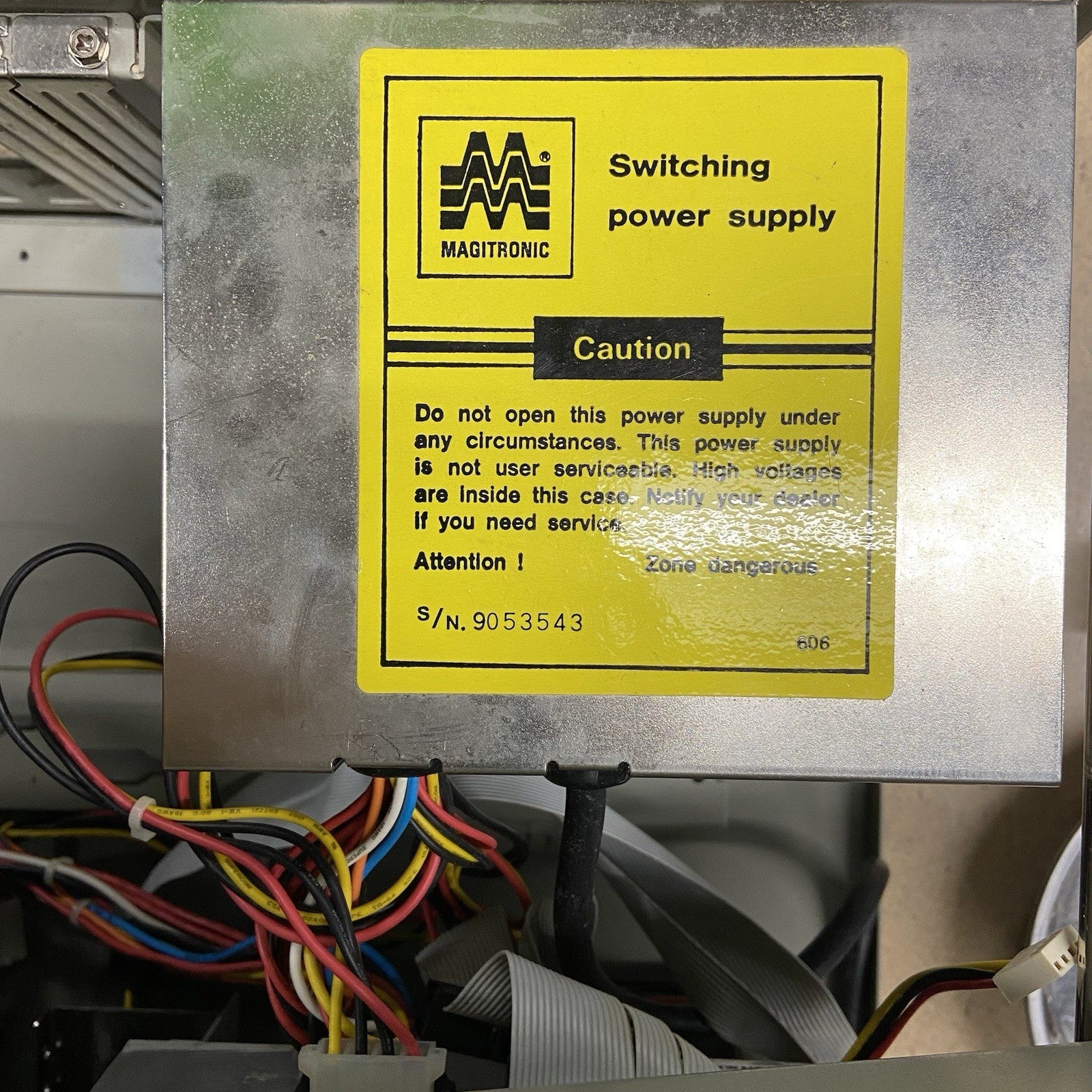 Vintage AT Desktop Computer Case Magironic 200W AT Power Supply9
