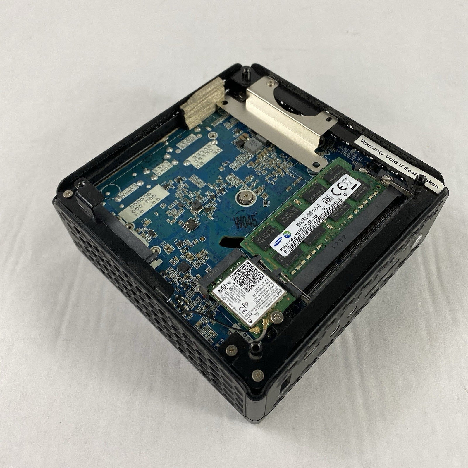 Zotac ZBox-C1327NANO Micro Intel Celeron N3450 1.1 GHz 8 GB RAM No HDD/OS/AC8