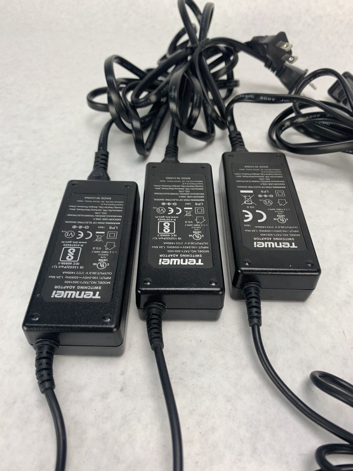 Lot 3 Tenwei Switching Adapter TA71-3001400