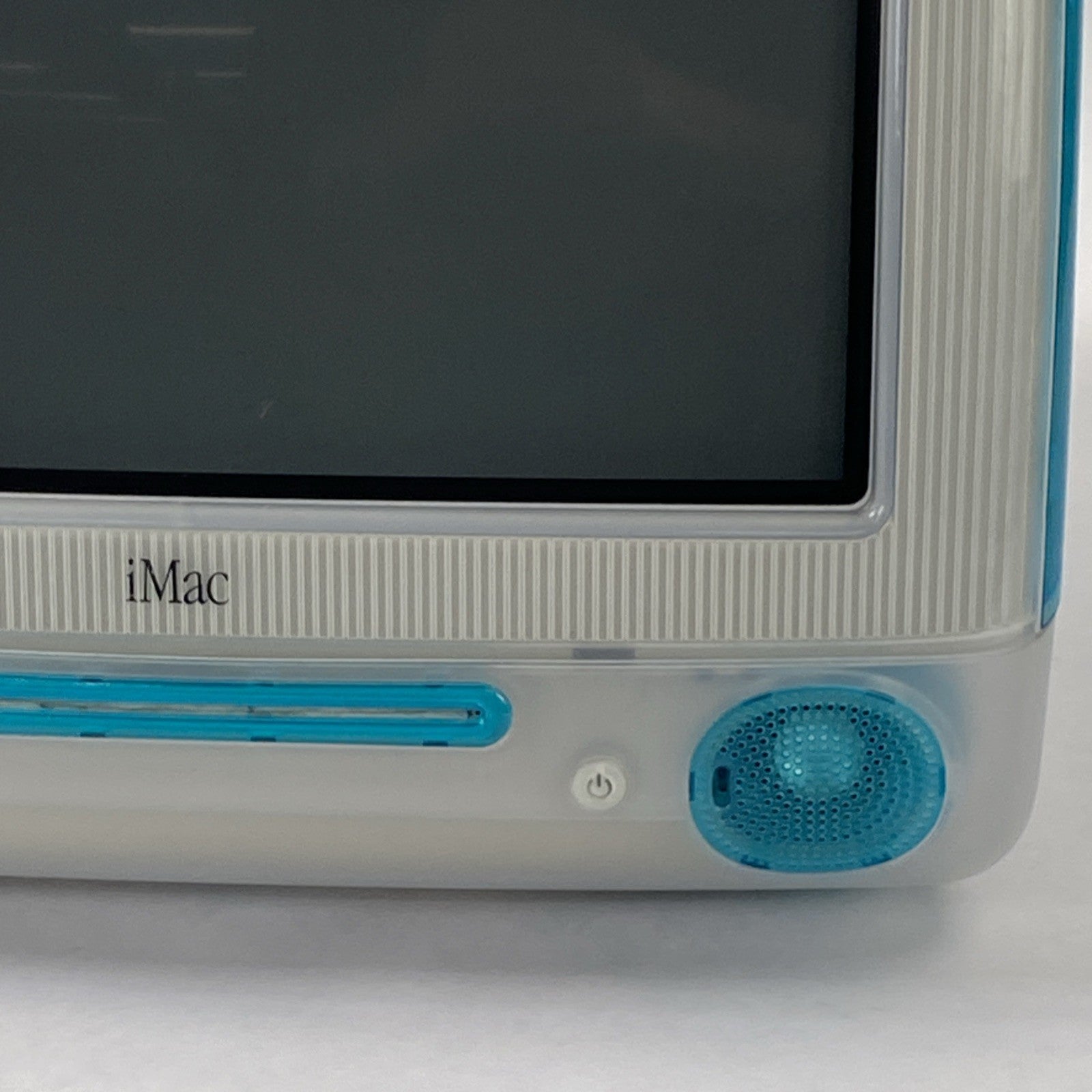 Apple M5521 iMac G3 1999 PowerPC 750 G3 350 MHz 64 MB RAM No HDD No OS