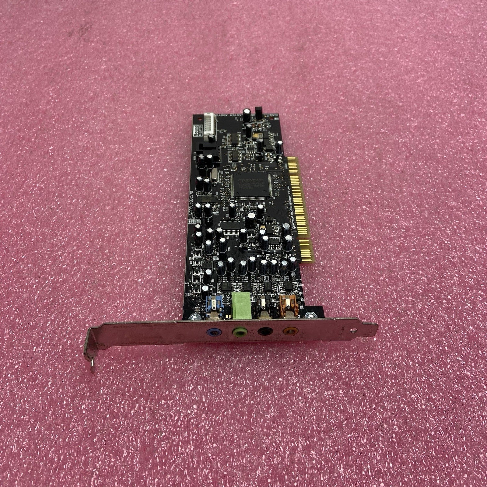 Creative Labs Sound Blaster SB0570 PCI Audio Card3