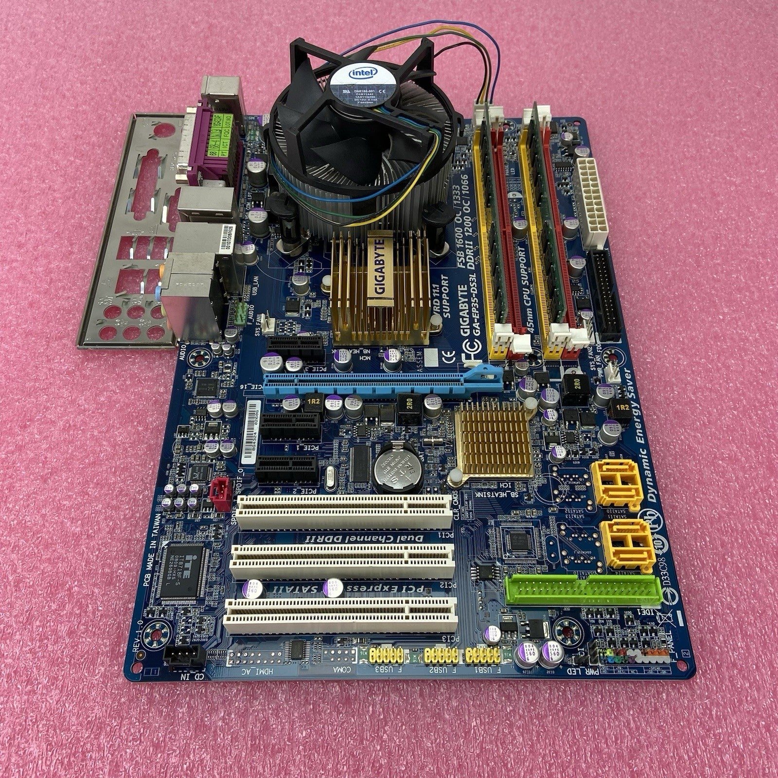 Gigabyte EP35-DS3L Motherboard Intel Core 2 Quad Q6600 2.4GHz 2GB RAM w/Shield1