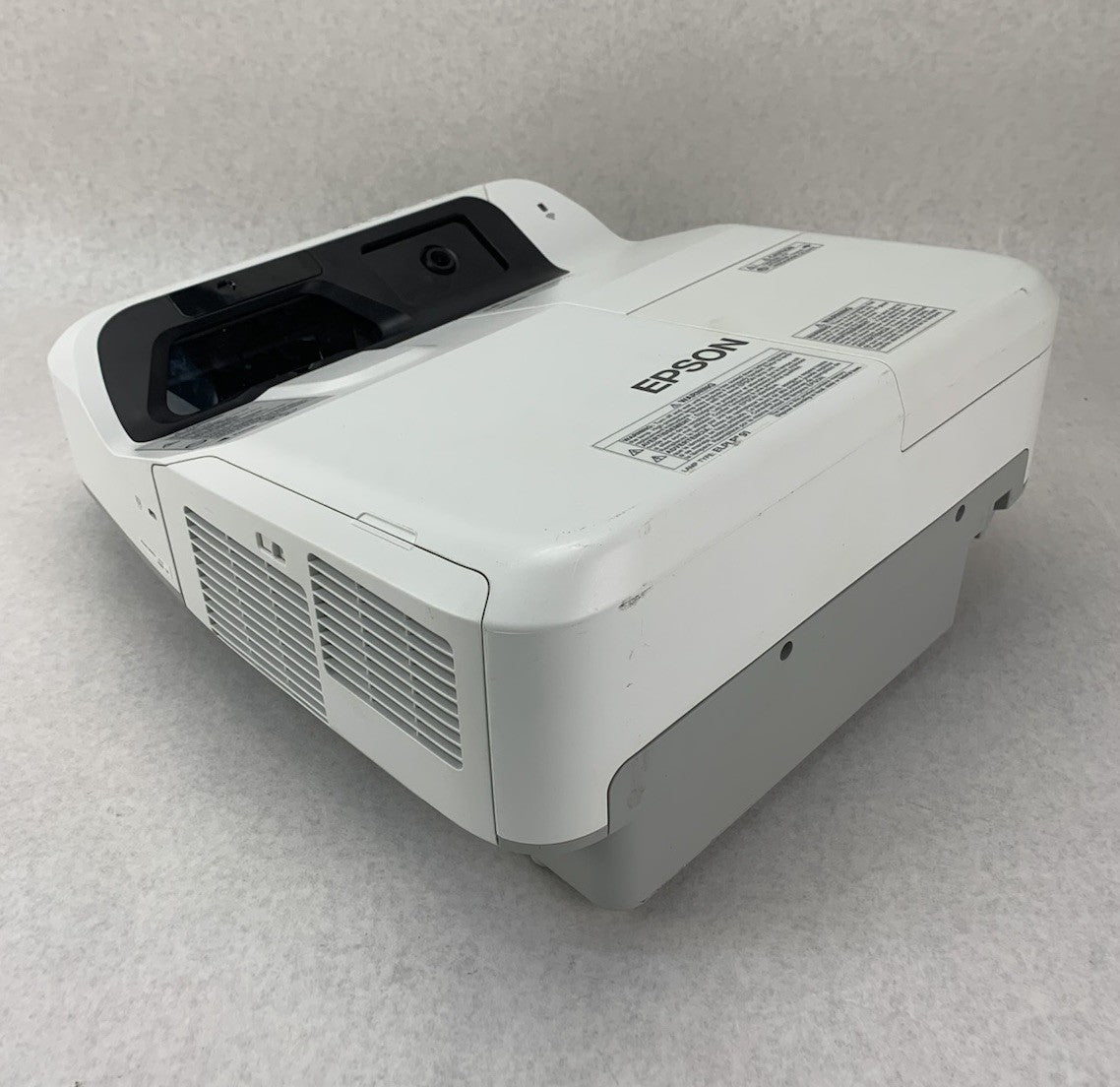 Epson PowerLite 695Wi H740A LCD Lamp Projector 3146 Lamp Hours - No Remote0