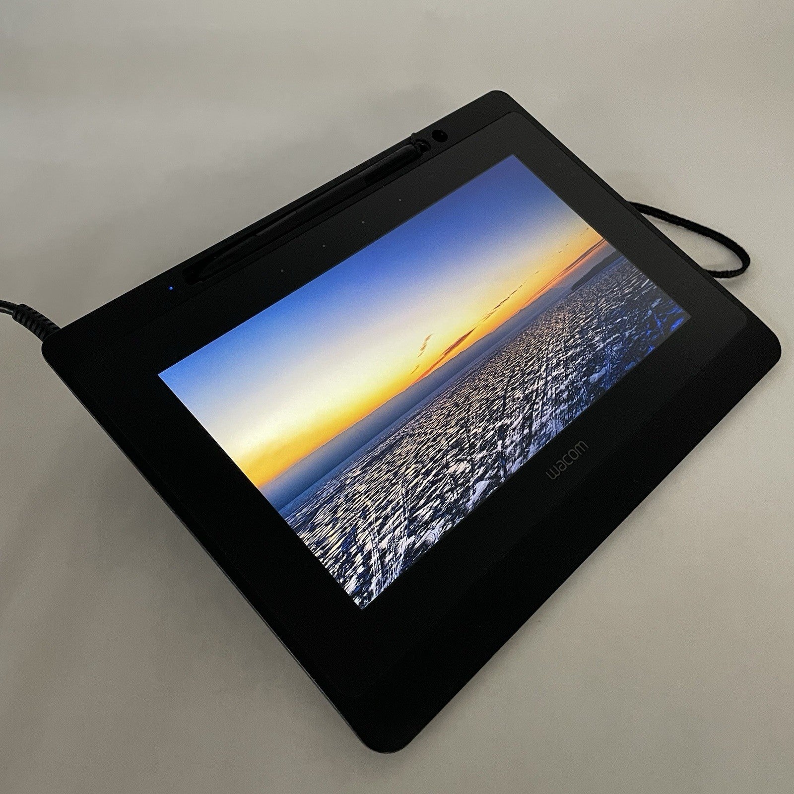 Wacom DTU-1141B 10.1" FHD Drawing Tablet - Scratched/No Power Cord & Cord Cover1