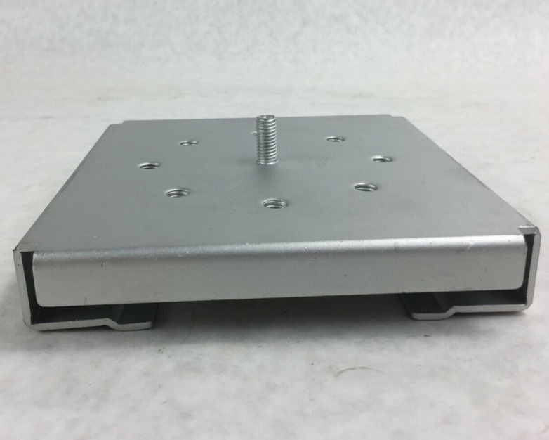 Foxconn 700-23935-01 Mounting Bracket   New