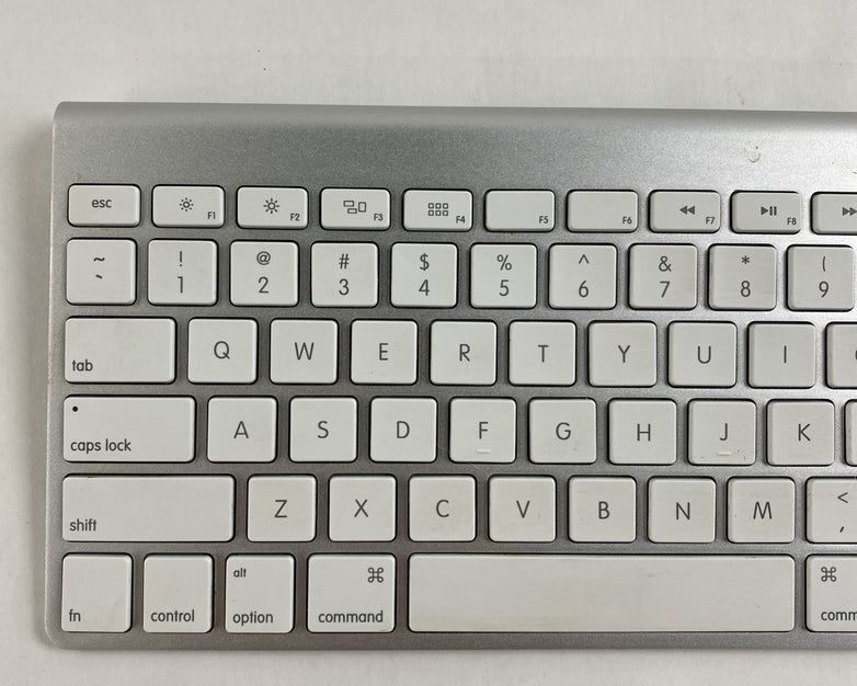 Apple A1314 Wireless Keyboard Power Tested No Mouse No Batteries