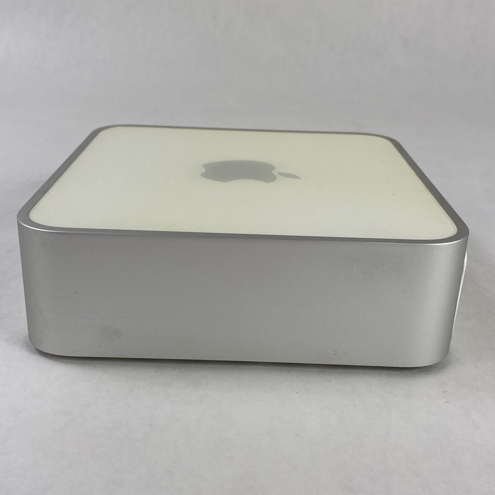Apple Mac Mini A1176 2006 Core Solo T1200 1.5GHz 512MB RAM No HDD No OS No AC4