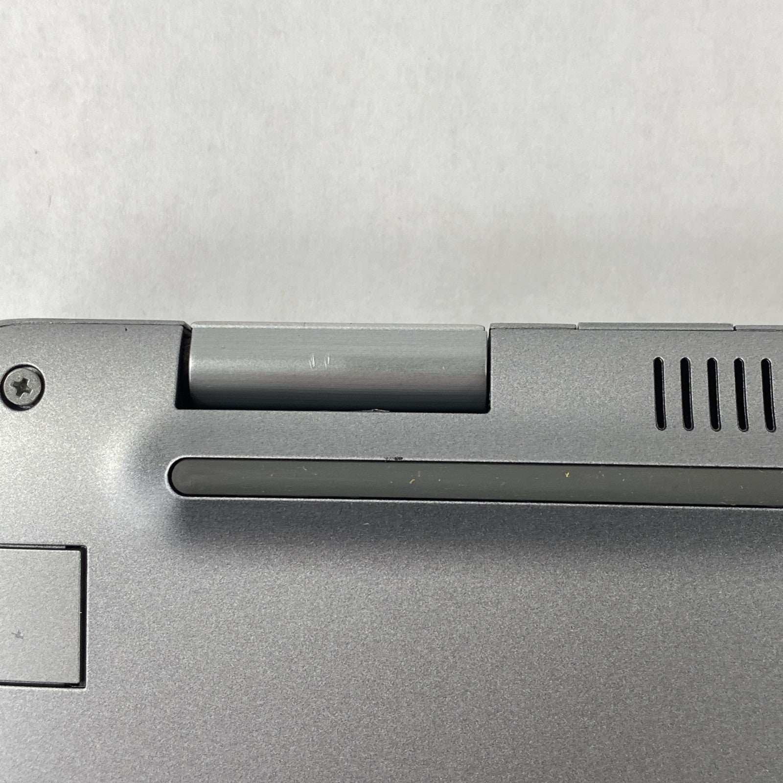 Dell Latitude 5520 15.6" Touch i5-1145G7 2.60 GHz 16 GB RAM No SSD No OS