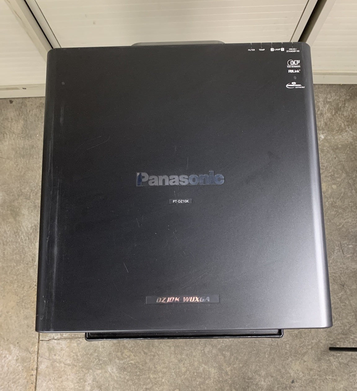 Panasonic PT-DZ10KU WUXGA DLP Lamp Projector Bad Lamp 1 - No Lens No Remote11