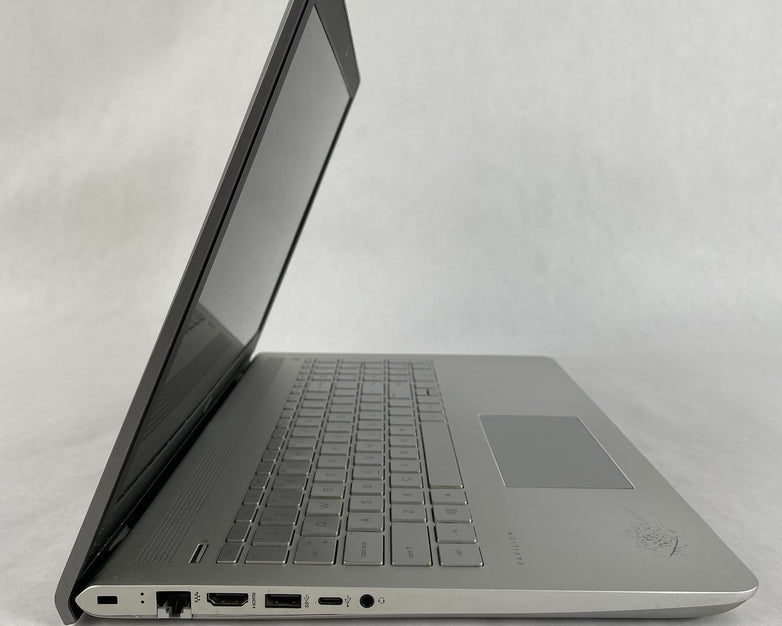 HP Pavilion 15-cc123cl 15.6" i5-8250U 1.60 GHz 8GB RAM No SSD No OS - Bad Bottom