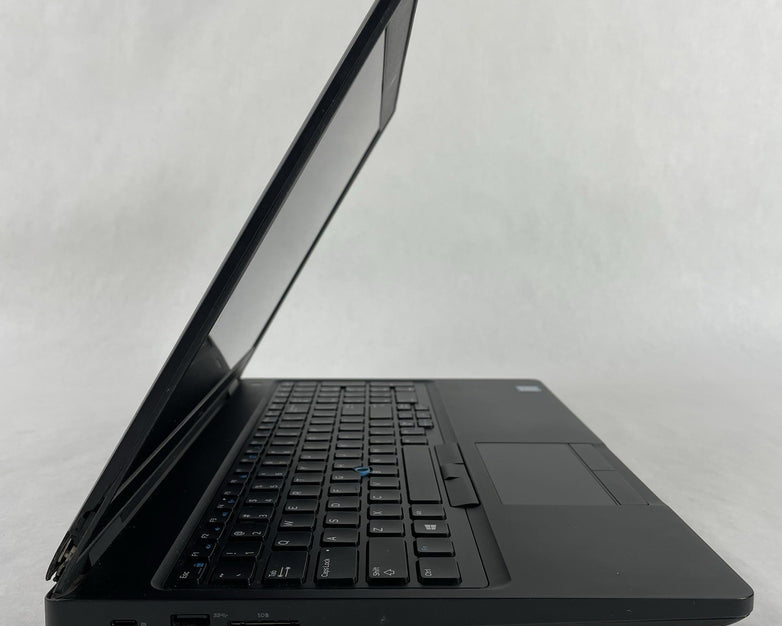 Dell Latitude 5590 15.6" i5-8250U 1.6 GHz 8GB RAM No SSD No OS - Bad Corner READ
