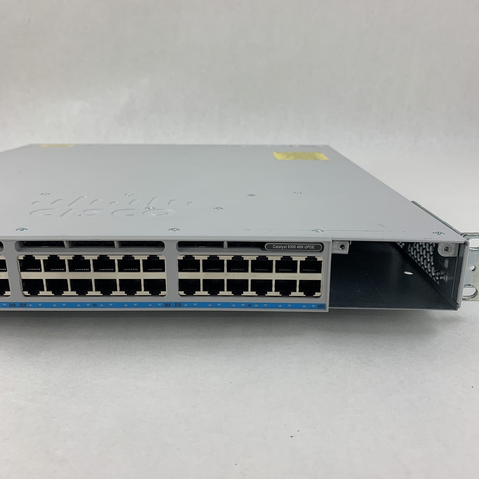 Cisco C9300-48UN-A 48-Port UPoE Network Advantage Switch Tested No Power Supply