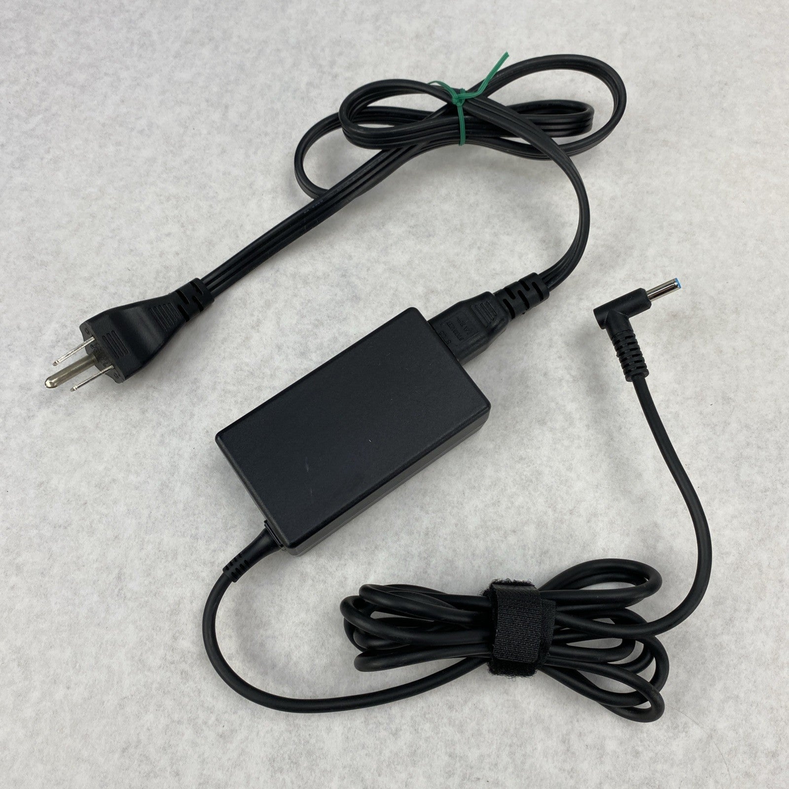 HP TPN-CA16 65W 19.5V 3.33A Blue Tip Barrel Laptop AC Adapter (Lot of 10)4