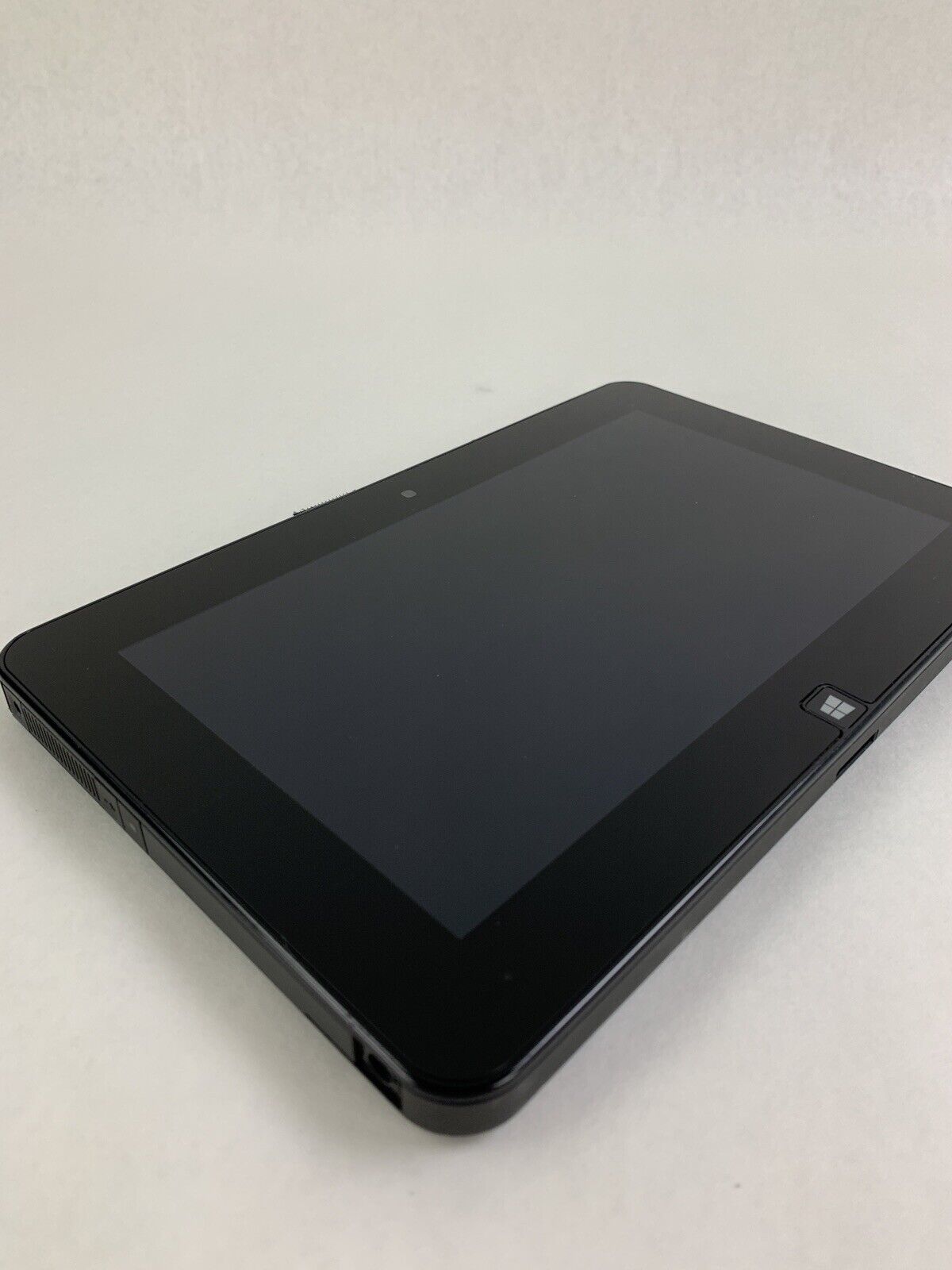 Motion CL920 Tablet PC Pentium N3540 2 GB Ram No HDD, OS, Battery Corner Bent