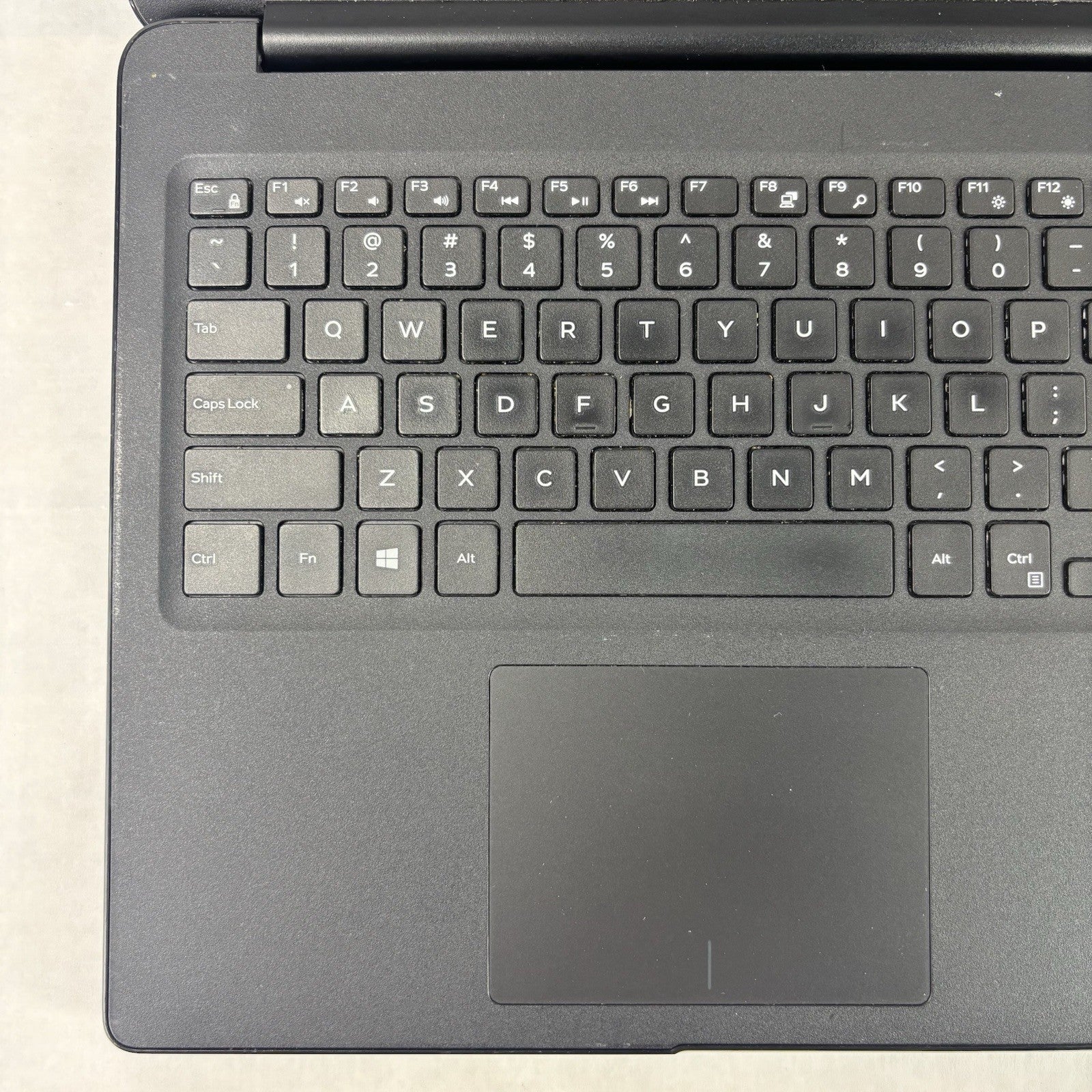 Dell Latitude 3500 15.6" Laptop i5-8265U 1.6 GHz 8 GB Ram No OS No HDD No AC