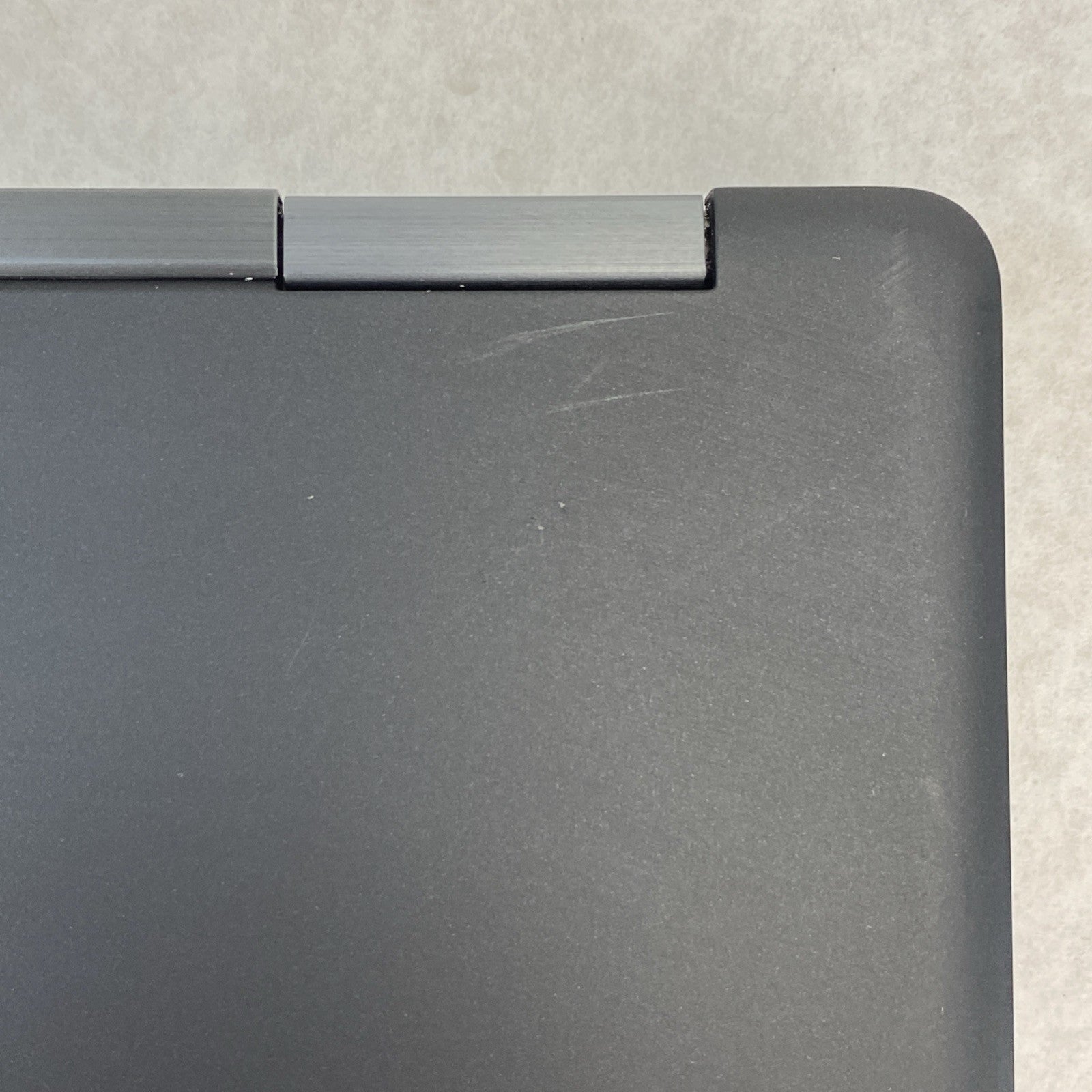 Dell Latitude 5580 Intel Core i5-7300U 2.60 GHz 8 GB RAM 15.6" No HDD No OS