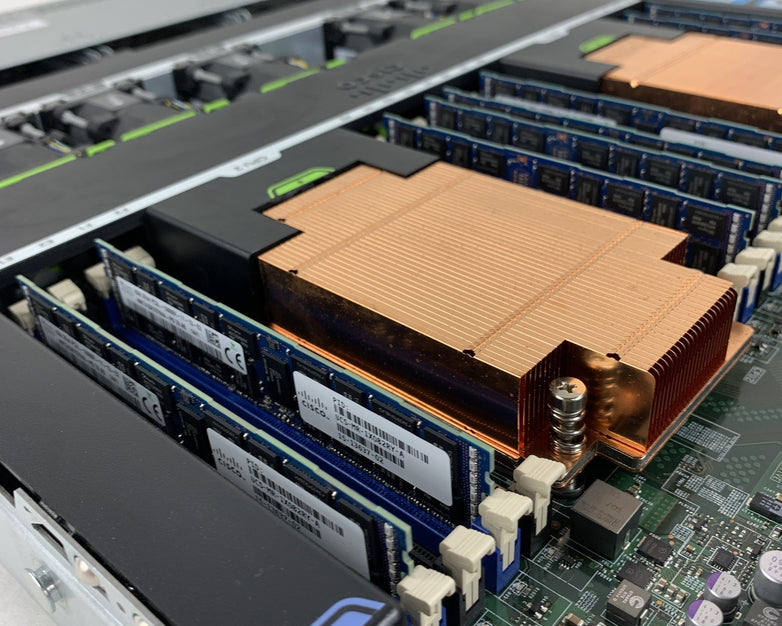 Cisco UCSC-C220-M3SBE Server 2x Xeon E5-2609 2.4 GHz 64 GB RAM No OS No HDD