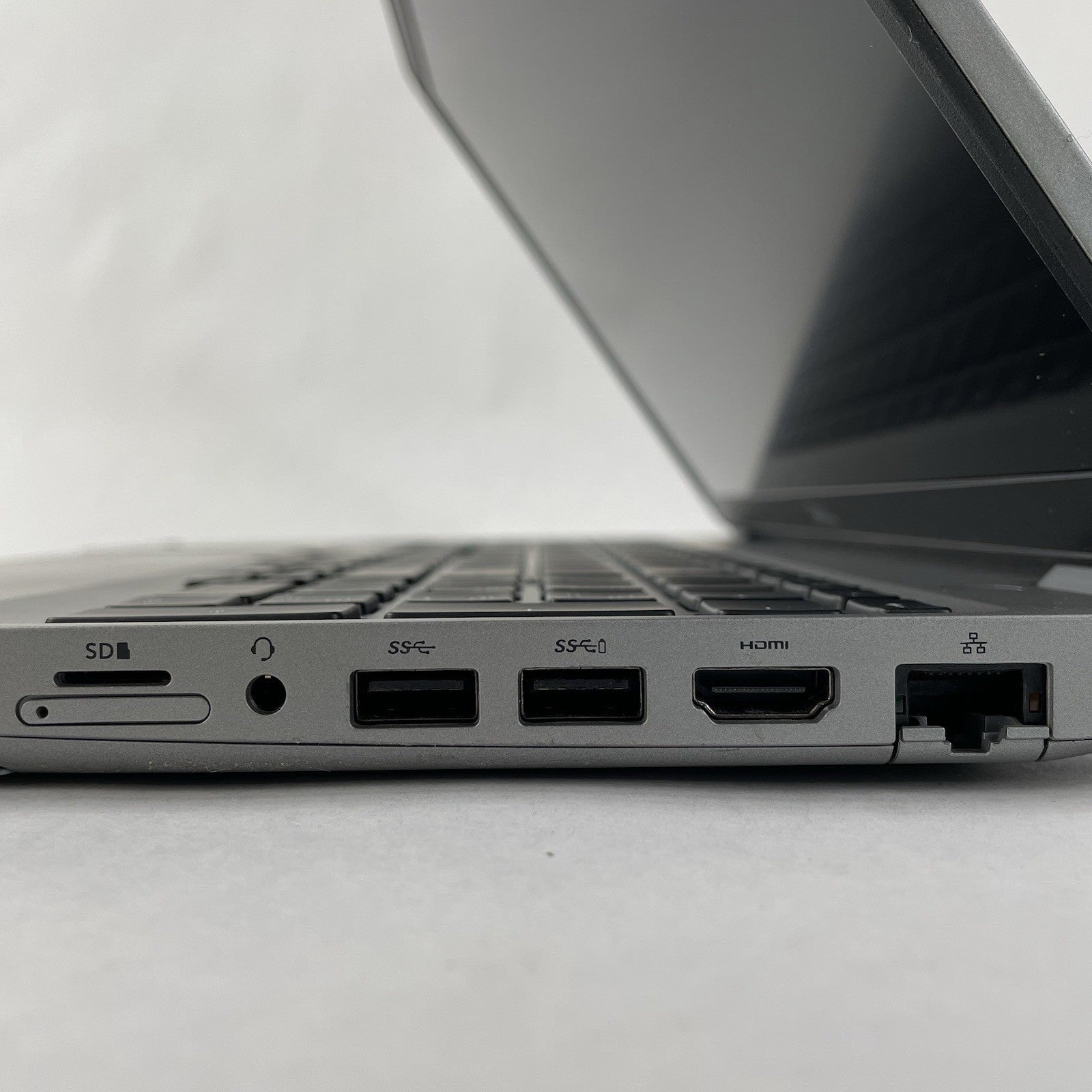 Dell Precision 3551 15.6" i7-10750H 2.60 GHz 16 GB RAM No SSD/OS/AC7