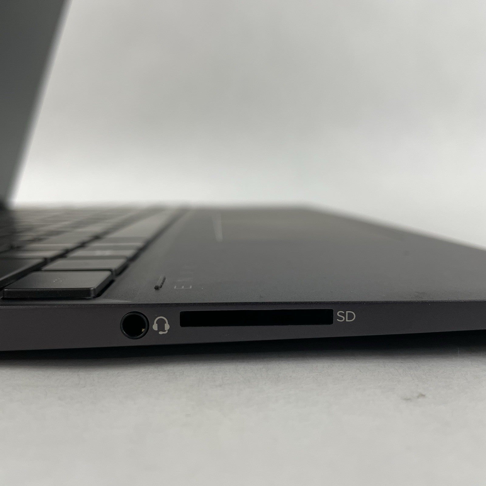 HP ENVY x360 15m-ds0011dx 15.6" Ryzen 5 3500U 2.10GHz 16GB RAM No SSD/OS/AC/Batt5
